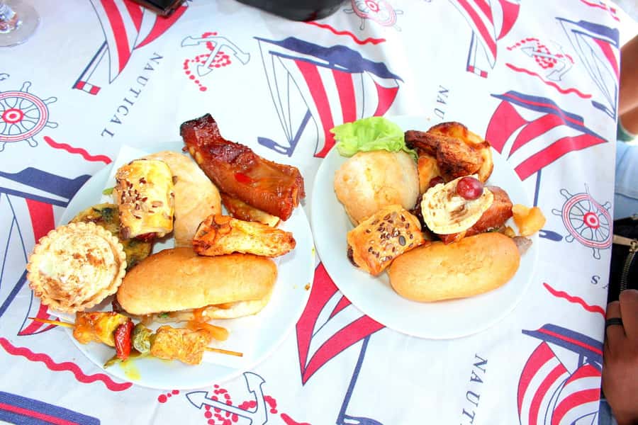 Hartbeespoort: 2-Hour Dam Cruise with South African Food - Food, drinks, and the onboard mood