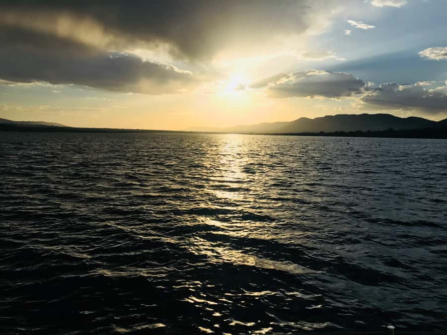 Hartbeespoort: 2-Hour Dam Cruise with South African Food - Comfort and access on the vessel