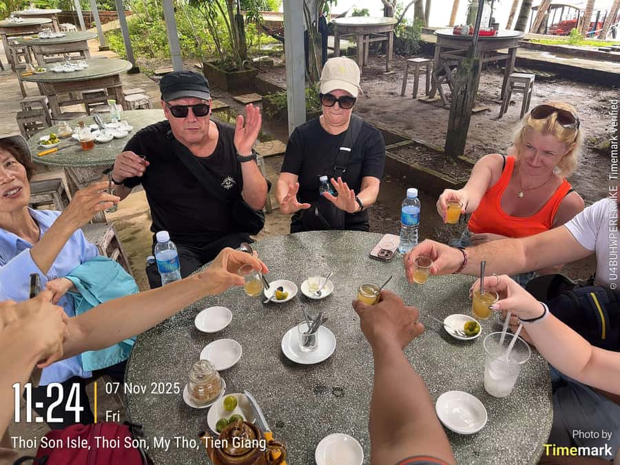 HCM: Authentic Mekong Delta - Boat, TukTuk, Khot Cake Making - The early road to Vinh Trang Pagoda