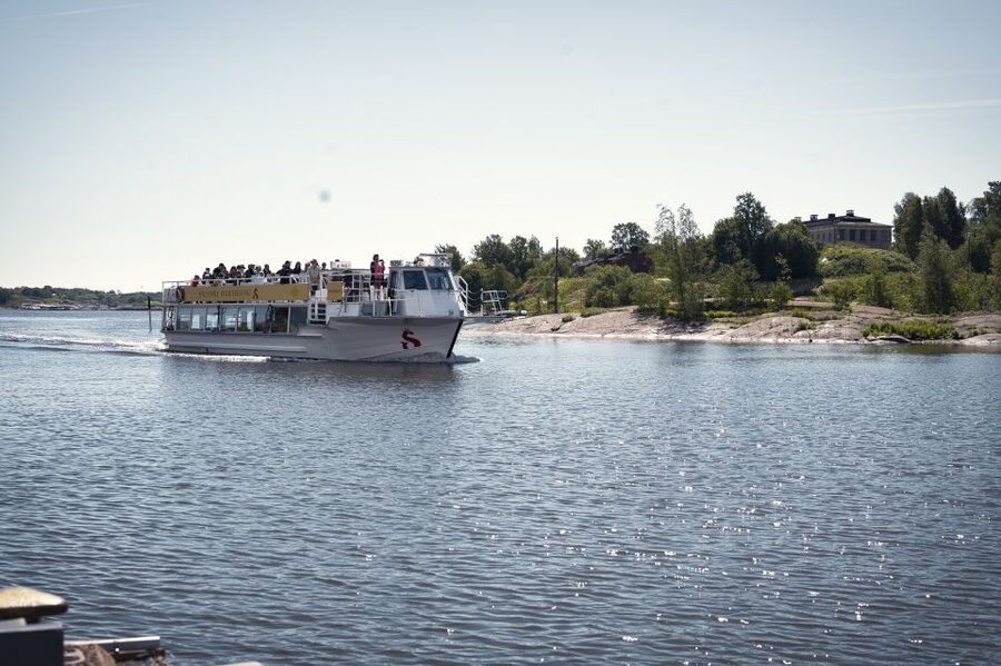 Helsinki: City Highlights 1.5-Hour Archipelago Cruise - Eira’s Jugend buildings and Helsinki’s architecture