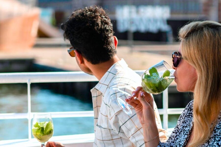 Helsinki: Evening Archipelago Cruise - Commentary and the style of the experience