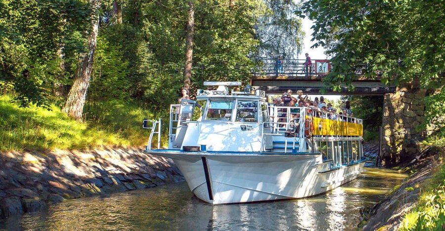 Helsinki: Sightseeing Canal Cruise with Audio Commentary - Why Helsinki looks different from the water