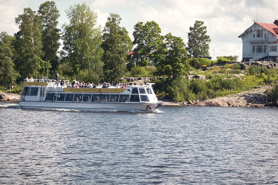 Helsinki: Sightseeing Canal Cruise with Audio Commentary - Korkeasaari Zoo and the icebreakers