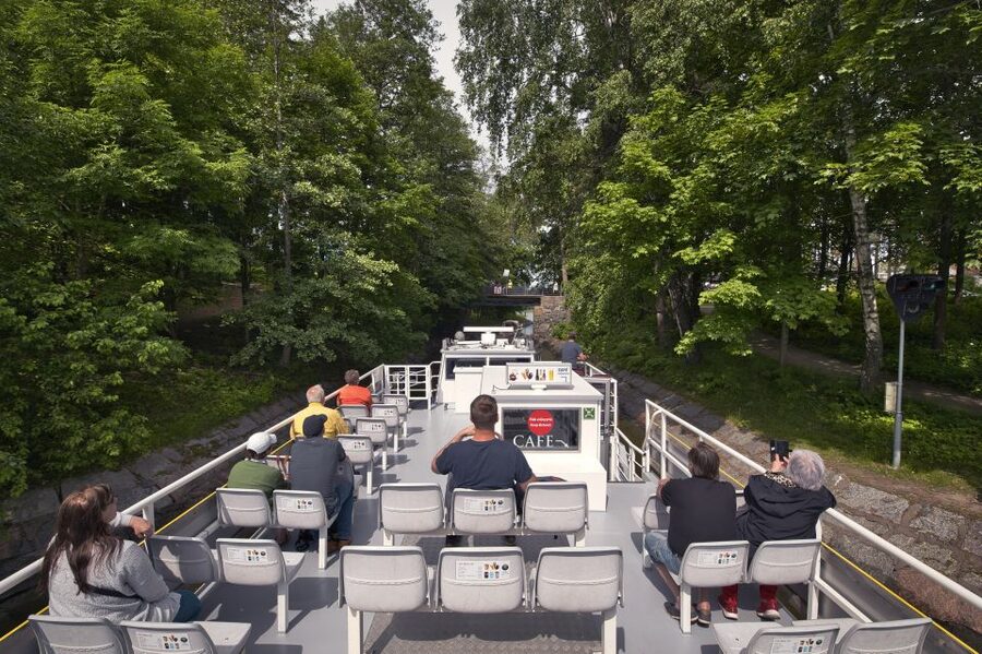 Helsinki: Sightseeing Canal Cruise with Audio Commentary - Commentary, languages, and what you will actually hear
