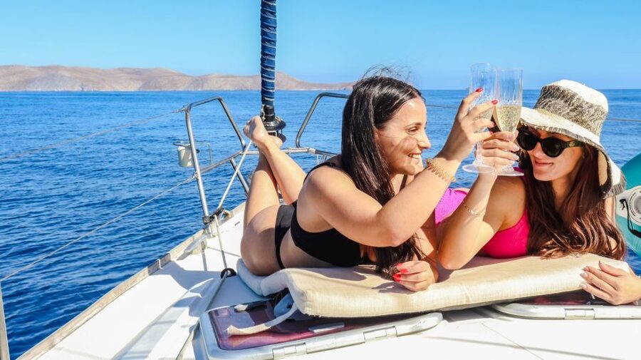 Heraklion: Dia Island Sailboat Cruise with Swimming and Meal - Swimming, snorkeling, and paddleboarding in the bay