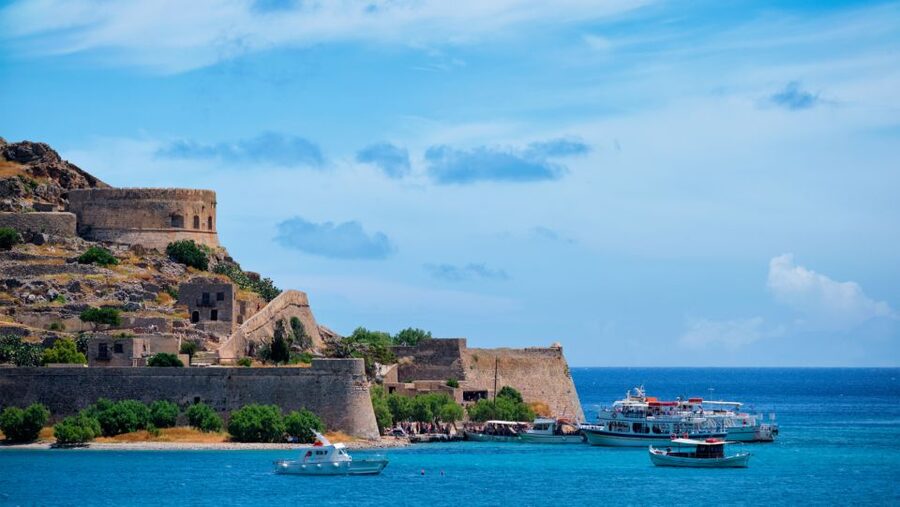 Heraklion: Spinalonga and Agios Nikolaos Cruise with Lunch - Cruising across Mirabello Bay to Spinalonga