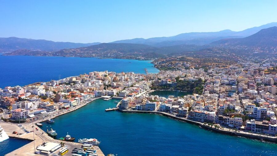 Heraklion: Spinalonga and Agios Nikolaos Cruise with Lunch - Guides, languages, and how the day is managed