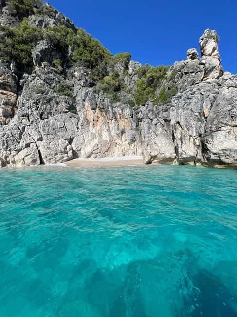 Himara: Albanian Riviera Boat Tour with Swimming stops - How the captain affects the experience