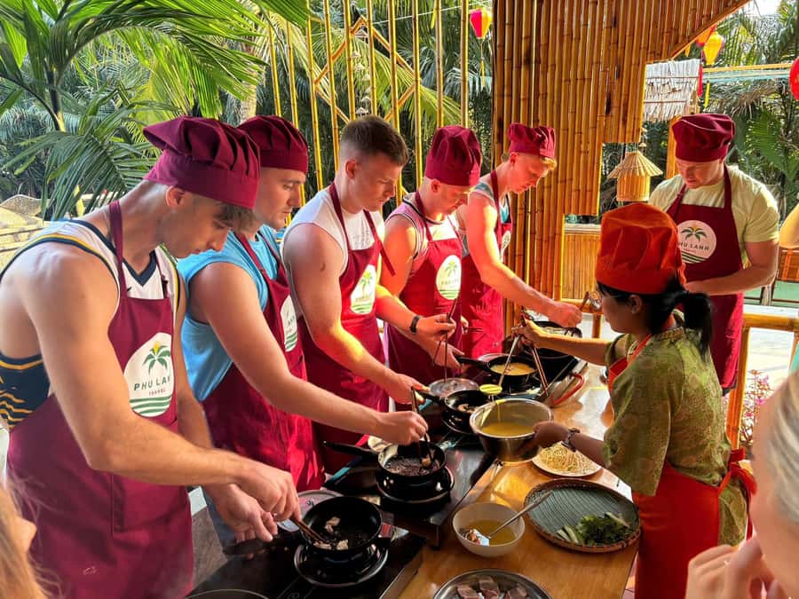 Hoi An: Basket Boat with Lantern-Making & Cooking Class Tour - Key Points At a Glance