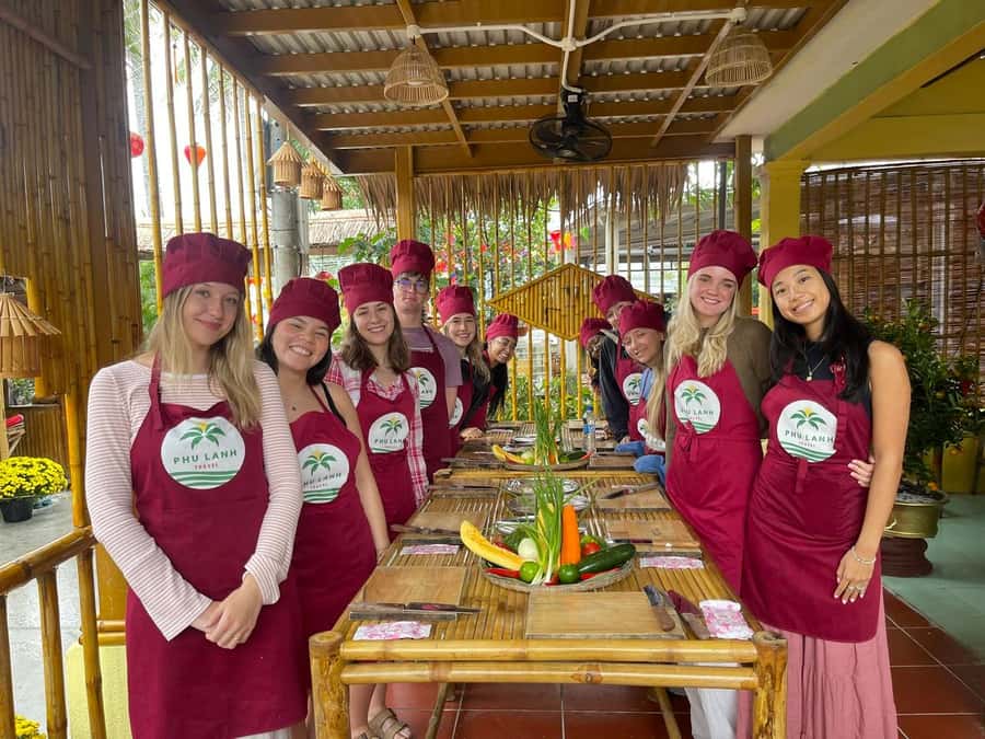 Hoi An: Basket Boat with Lantern-Making & Cooking Class Tour - Starting at the Market With Hoi An Ingredients
