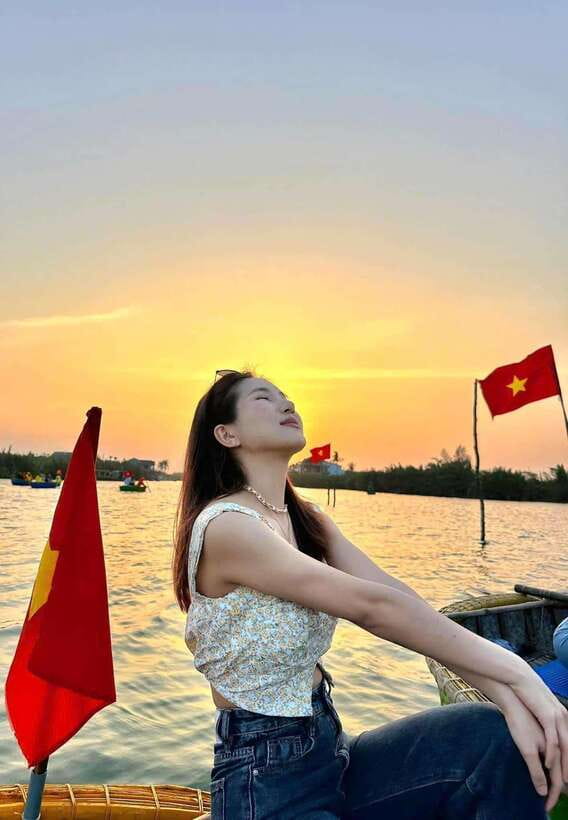 Hoi An: Coconut Basket Boat Ride by Hangcoconut - Entering Cam Thanh’s coconut waterways