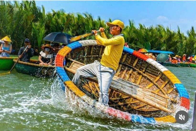 Hoi An: Coconut Basket Boat Ride by Hangcoconut - Catching crabs and trying local fishing methods