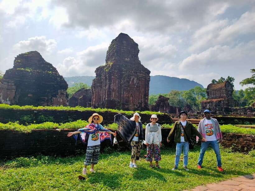 Hoi An/Da Nang: My Son Sunset Tour, Boat Trip with Brunch - What the guide adds to the ruins