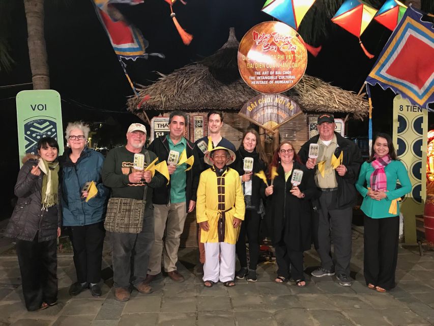 Hoi An: Evening Food Tour with 7 Tastings and Boat Trip - Seven dishes, with more than tiny samples