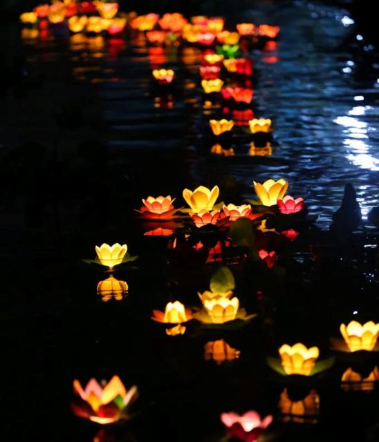 Hoi An : Hoai River Boat Trip by Night and Floating Lantern - Who will enjoy this most?
