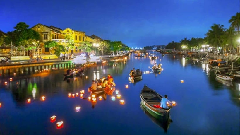 Hoi An: River Lantern Boat Experience with Free 5G eSIM - Choosing the right time for the river