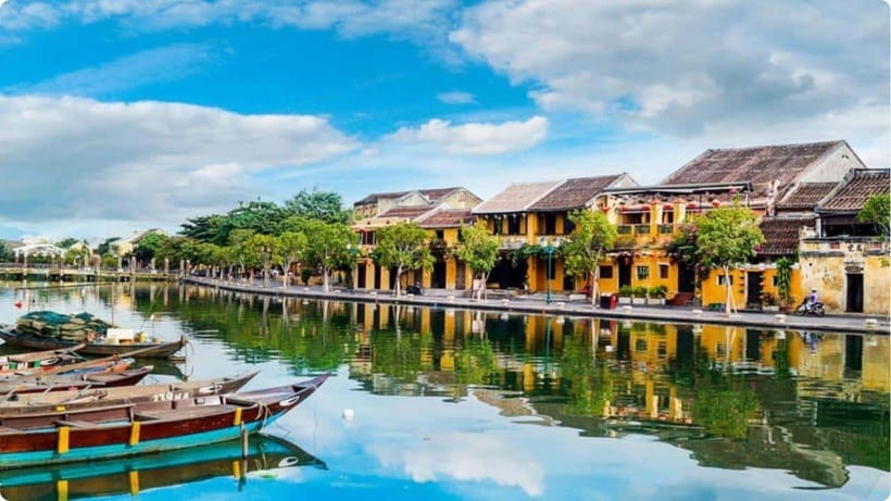 Hoi An: River Lantern Boat Experience with Free 5G eSIM - Should you book the Hoi An lantern boat ride?