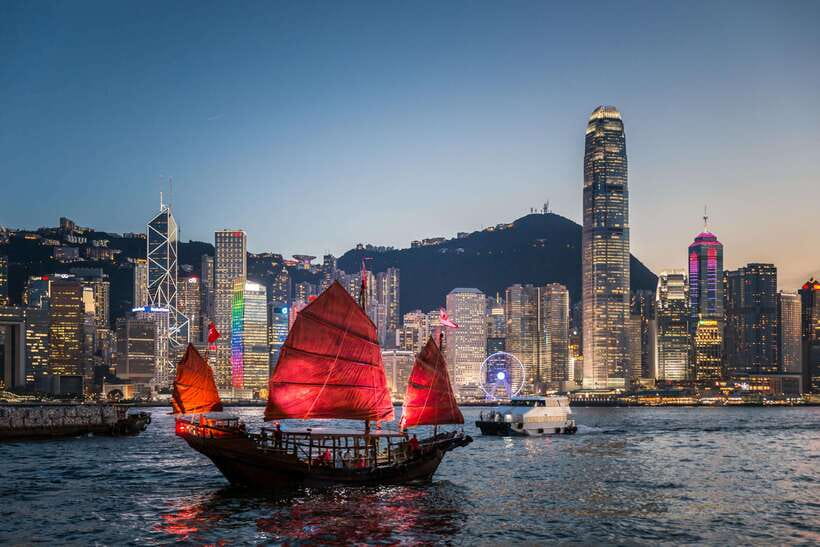 Hong Kong: Dukling, Antique Boat Tour in Victoria Harbour - Why Dukling feels different from a regular harbour cruise