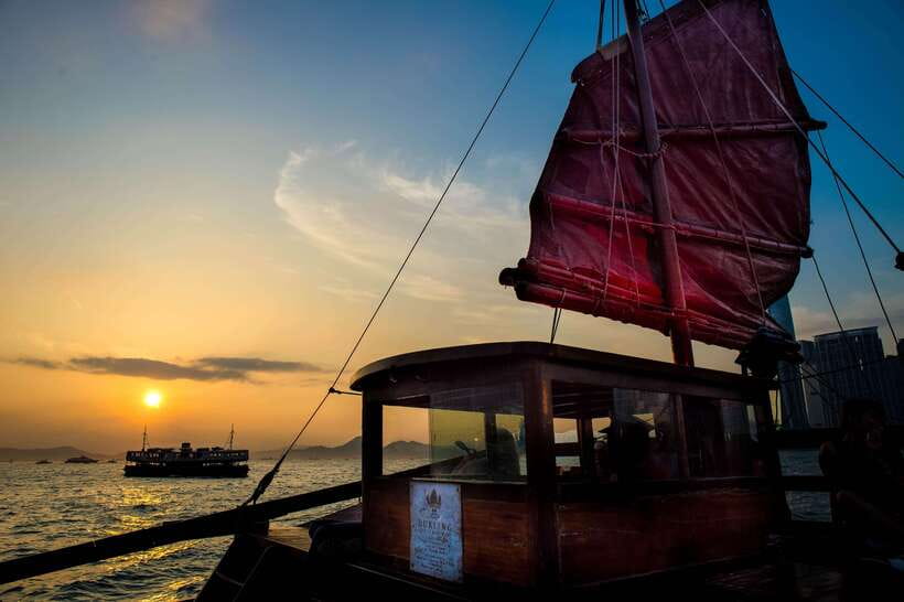 Hong Kong: Dukling, Antique Boat Tour in Victoria Harbour - What happens during the 45-minute cruise