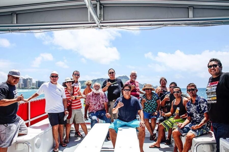 Honolulu: Glass Bottom Boat Tour along Oahu's South Shore - A friendly crew and useful narration