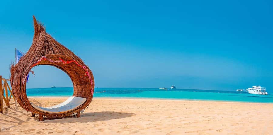 Hurghada: Hula Hula Cruise with Lunch, Massage, & Snorkeling - What the cruise to the island feels like