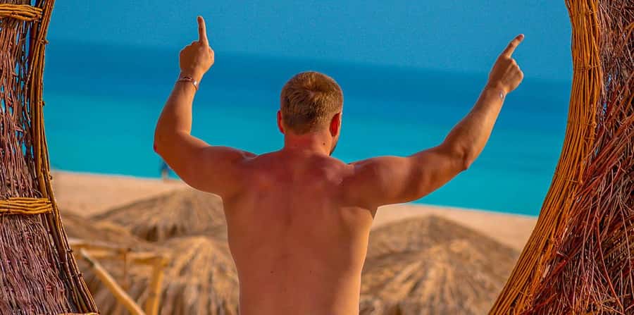 Hurghada: Hula Hula Cruise with Lunch, Massage, & Snorkeling - The beach massage, with one important catch