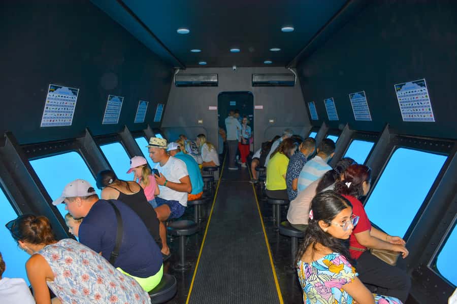 Hurghada: Panoramic Semi-Submarine Cruise with Snorkeling - The guides make the difference