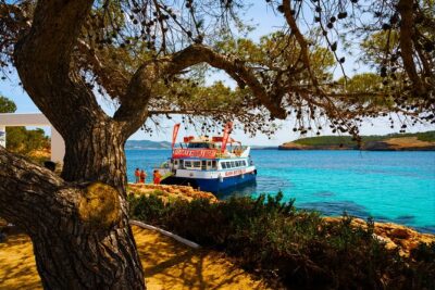 Ibiza Beach Hopping Cruise with Paddleboards, Drinks and Food 6h