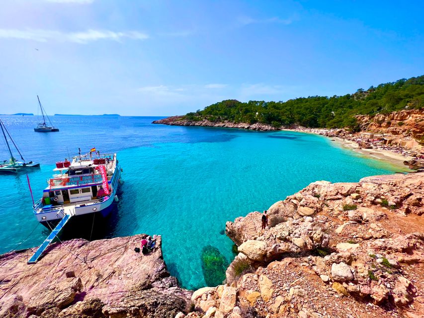 Ibiza: Cala Salada & North Cruise with Drinks & Snorkeling - Aquarium Cap Blanc gives the morning a short land stop