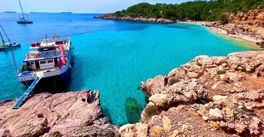 Ibiza: Cala Salada & North Cruise with Drinks & Snorkeling - Finding the boat at San Antonio Harbour