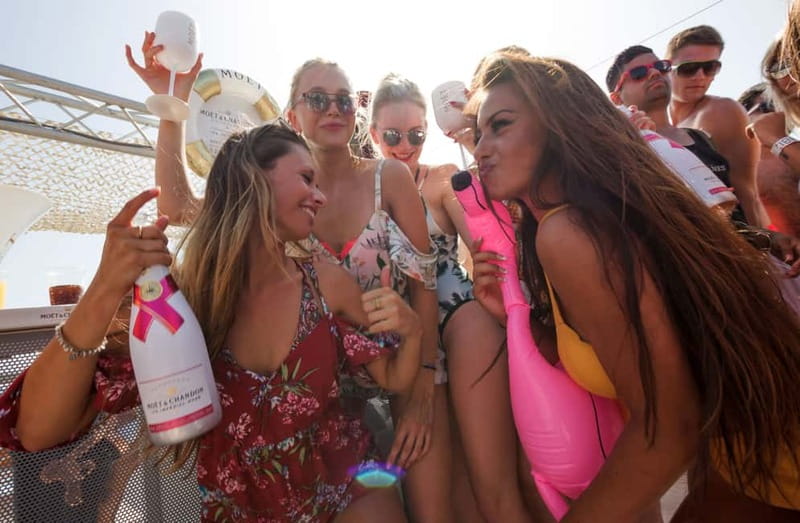 Ibiza: Half Day Pass at Ibiza Boat Club with Brunch & Drinks - Who will enjoy this Ibiza boat party?