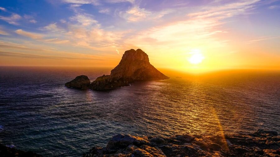 Ibiza: Midday or Sunset Sailing with Snacks and Open Bar - The coastal sail and the best photo spots