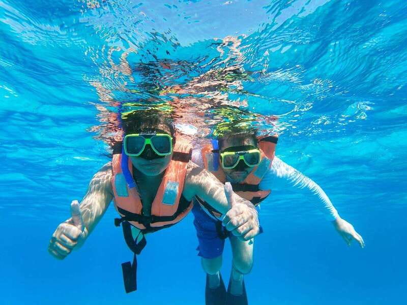 Isla Mujeres: Catamaran with Open Bar, Snorkeling and Lunch - Sailing the Caribbean with an open bar