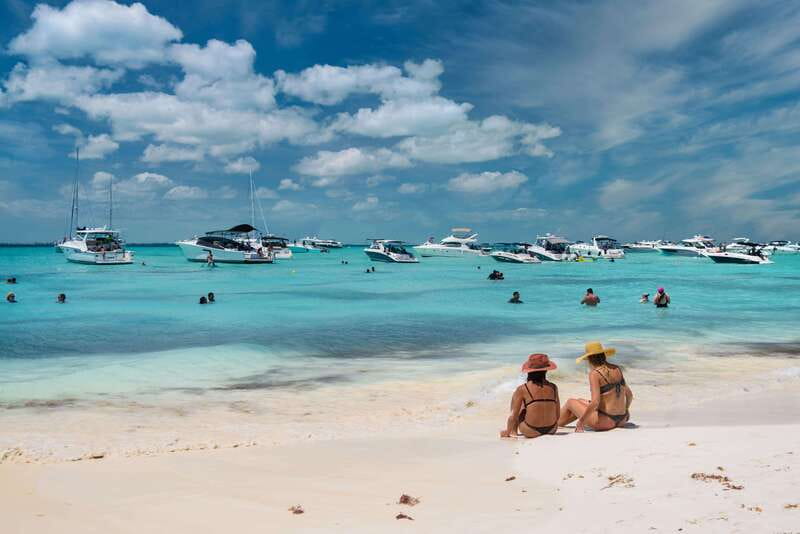 Isla Mujeres: Catamaran with Open Bar, Snorkeling and Lunch - Playa Norte and the beach club stop