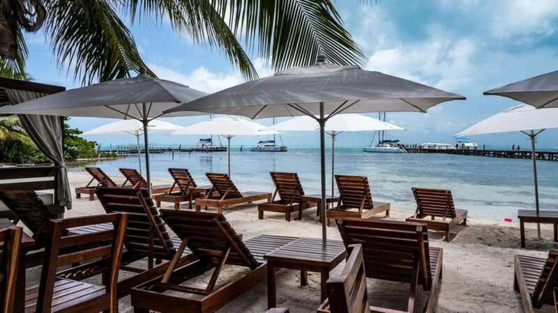 Isla Mujeres: Catamaran with Open Bar, Snorkeling and Lunch - Two hours to explore Isla Mujeres