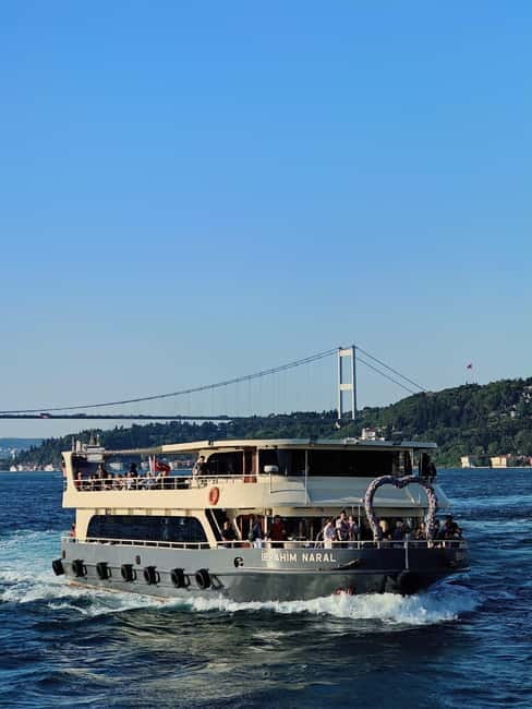 Istanbul Bosphorus: 3-Hour Day Cruise's with Asian Side Stop - From the Golden Horn to Galata Tower
