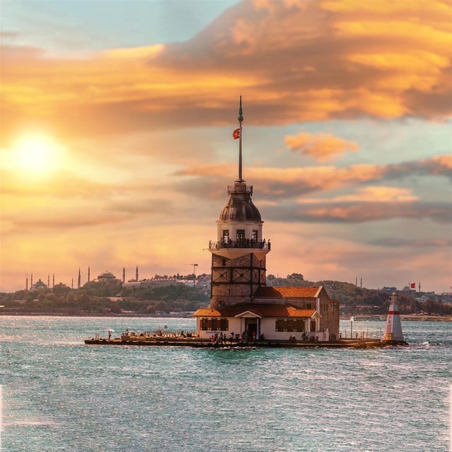 Istanbul: Bosphorus Cruise from Europe or Asia & Audio Guide - Key points at a glance