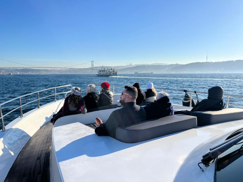 Istanbul: Bosphorus Cruise with Stopover on the Asian Side - Dolmabahce Palace and the European shore
