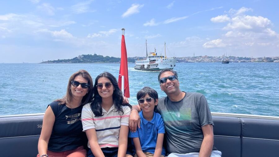 Istanbul: Bosphorus Cruise with Stopover on the Asian Side - Kanlica: a short taste of Asian Istanbul