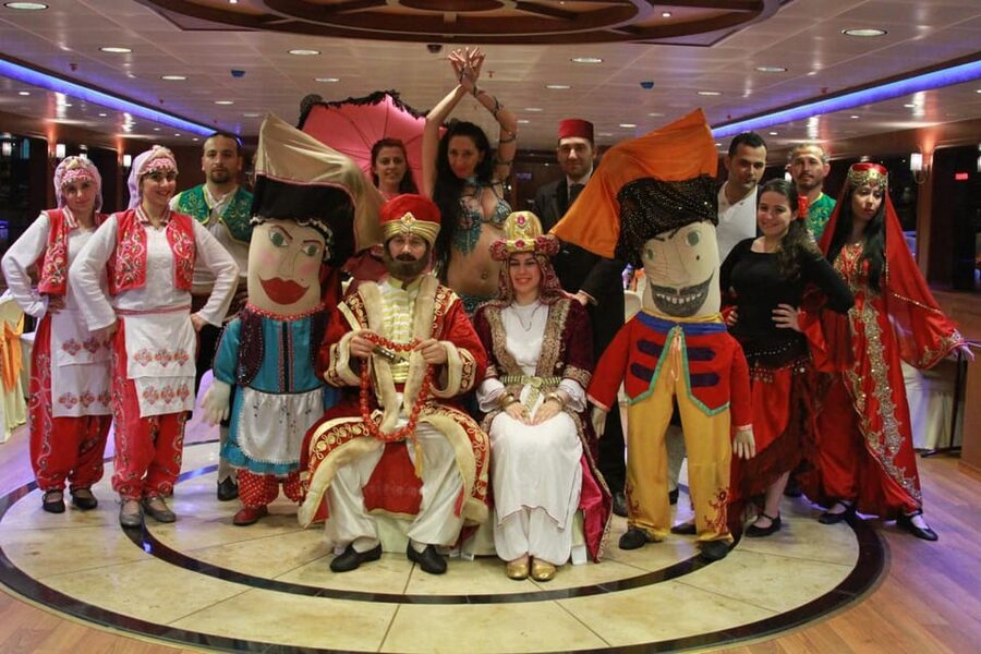 Istanbul: Bosphorus Dinner Cruise Incl. Drinks with Transfer - Who will enjoy this cruise most