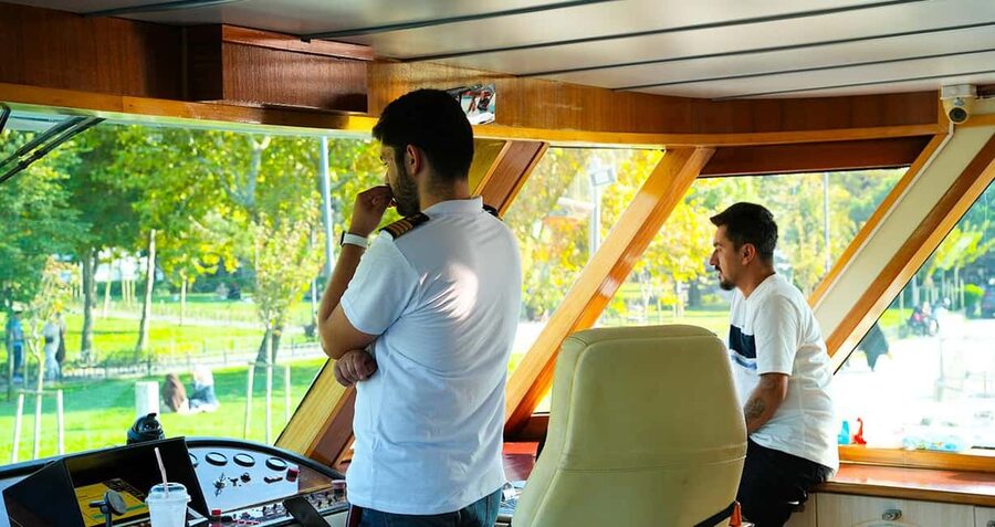 Istanbul: Bosphorus & Golden Horn Cruise Daytime or Sunset - Passing palaces, mosques, and the bridges