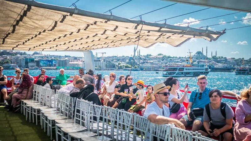 Istanbul: Bosphorus Sightseeing Cruise Tour with Audio Guide - How to make the audio guide work for you