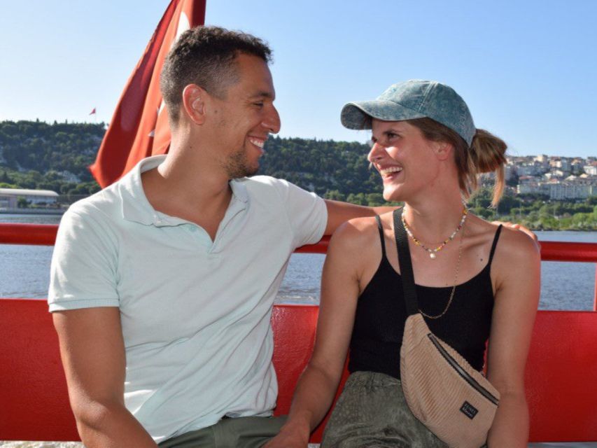 Istanbul: Bosphorus Sightseeing Cruise Tour with Audio Guide - Rumeli Fortress and the northern turning point
