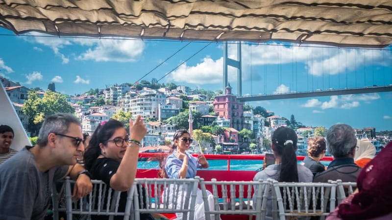 Istanbul: Bosphorus Sightseeing Cruise Tour with Audio Guide - Tea, Wi-Fi, and what the $7 price really buys