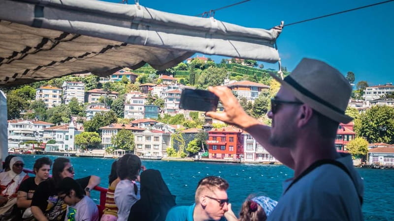 Istanbul: Bosphorus Sightseeing Cruise Tour with Audio Guide - Choosing morning, afternoon, or sunset