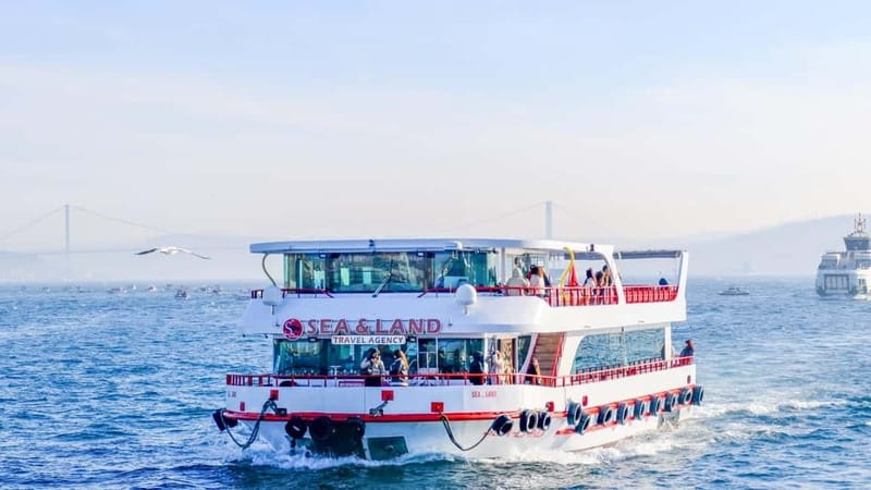 Istanbul: Bosphorus Sightseeing Cruise Tour with Audio Guide - Eminönü, Galata, and the first European-side views