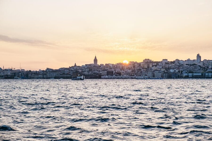 Istanbul: Bosphorus Sunset Cruise on a Luxury Yacht - Why the Bosphorus is Istanbul’s best evening theater