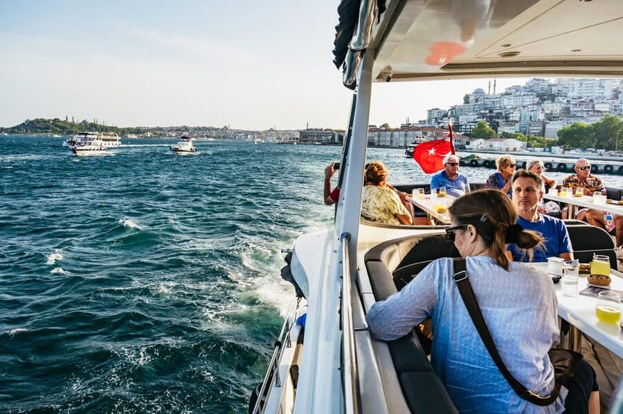 Istanbul: Bosphorus Sunset Cruise on a Luxury Yacht - Dolmabahce Mosque, Palace, and Ciragan Palace
