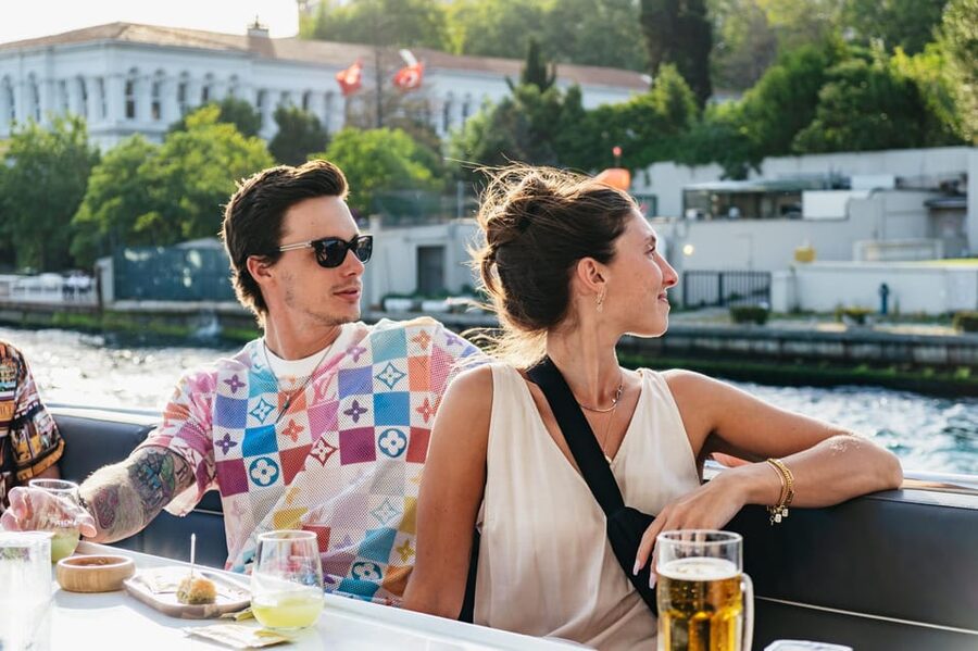 Istanbul: Bosphorus Sunset Cruise on a Luxury Yacht - Ortakoy and the first Bosphorus Bridge