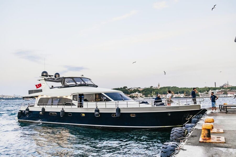 Istanbul: Bosphorus Sunset Cruise on a Luxury Yacht - Starting at Kabatas and settling aboard